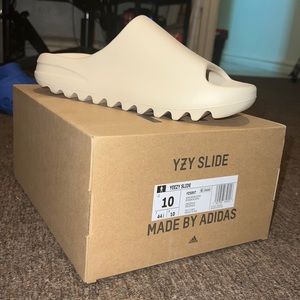 Yeezy Slides “Bone”